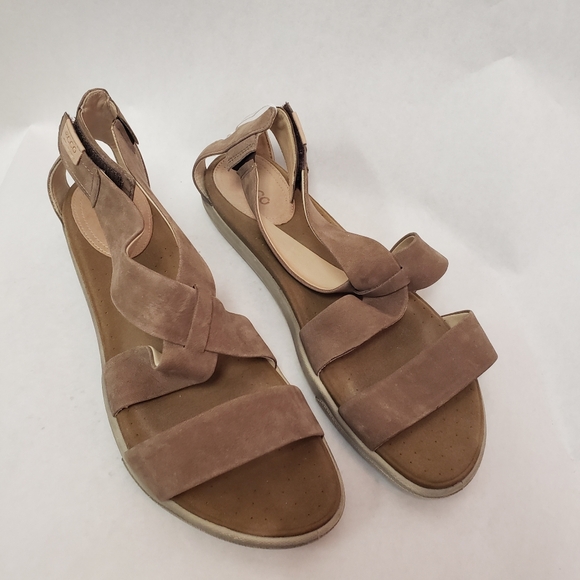 Ecco Size 41/10 Women's Tan Leather Suede Velcro Closure Soft Sandals - Picture 1 of 6